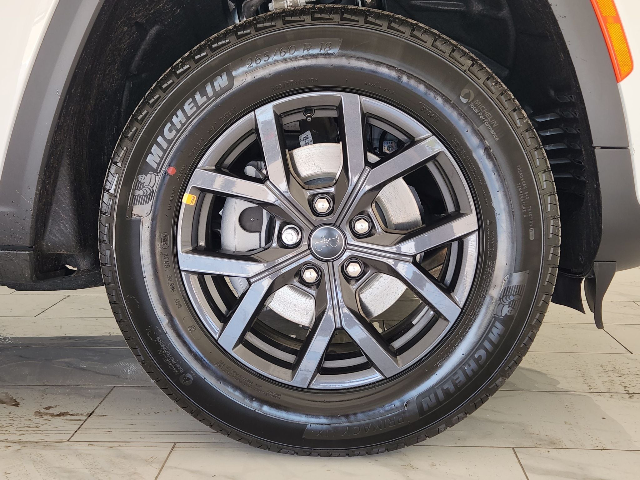 2027 Jeep Grand Cherokee Laredo Altitude