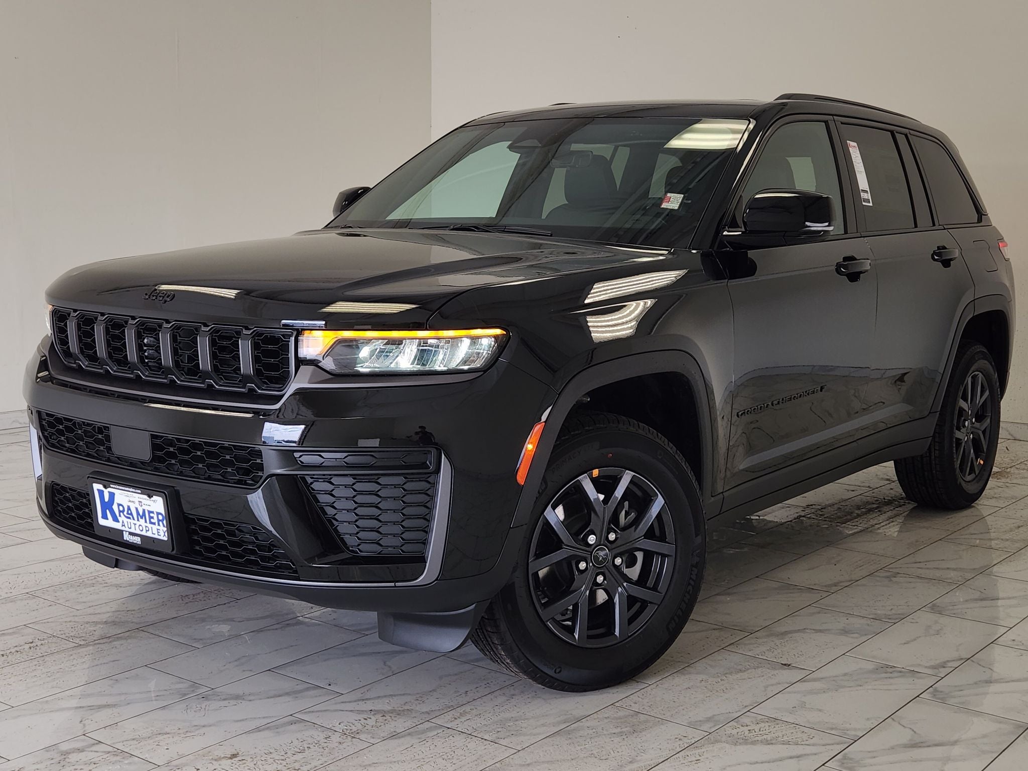 2027 Jeep Grand Cherokee Laredo Altitude