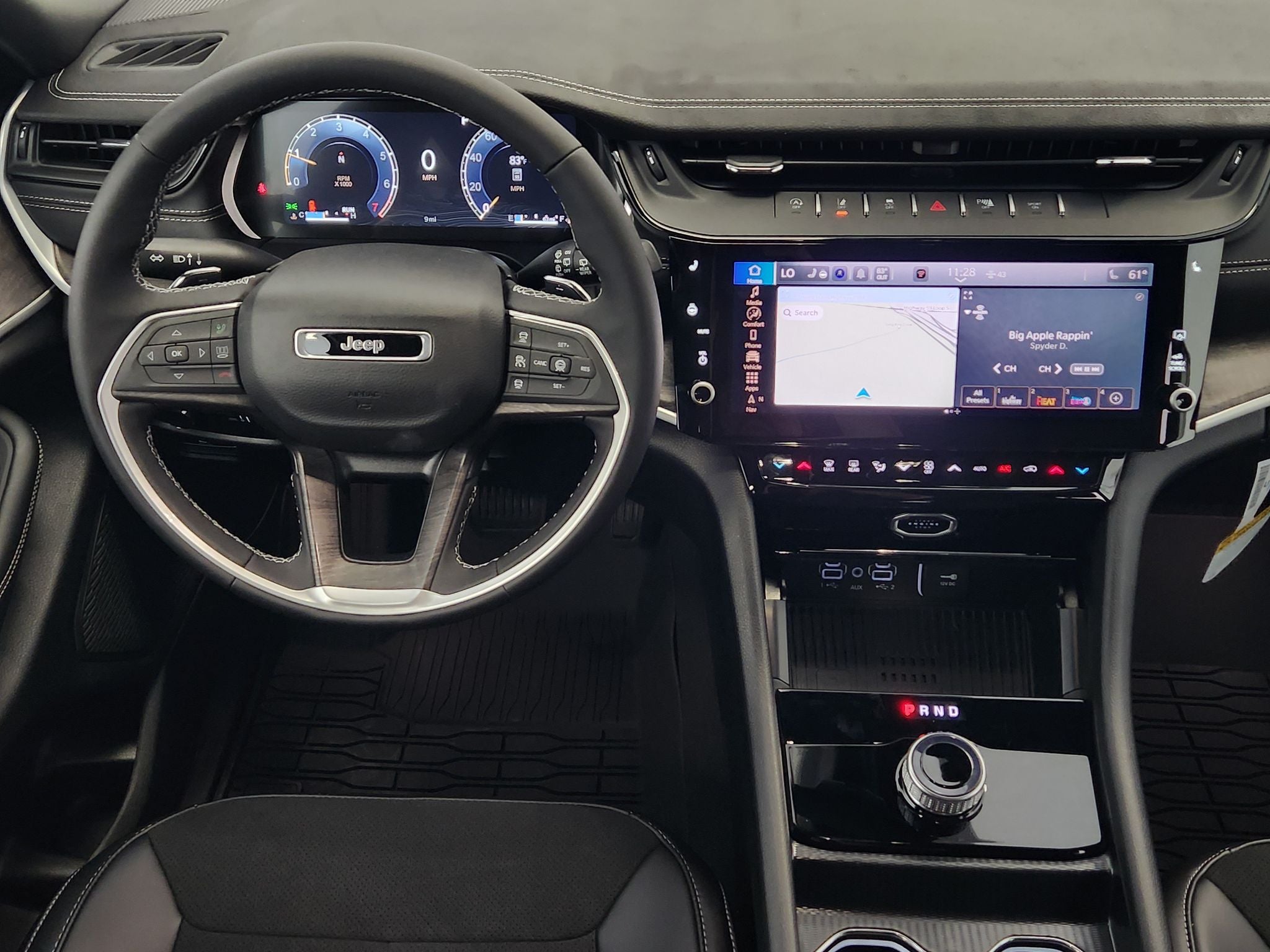 2027 Jeep Grand Cherokee Laredo Altitude
