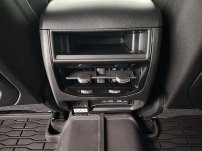 2027 Jeep Grand Cherokee Laredo Altitude