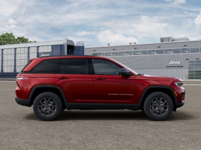 2027 Jeep Grand Cherokee Laredo