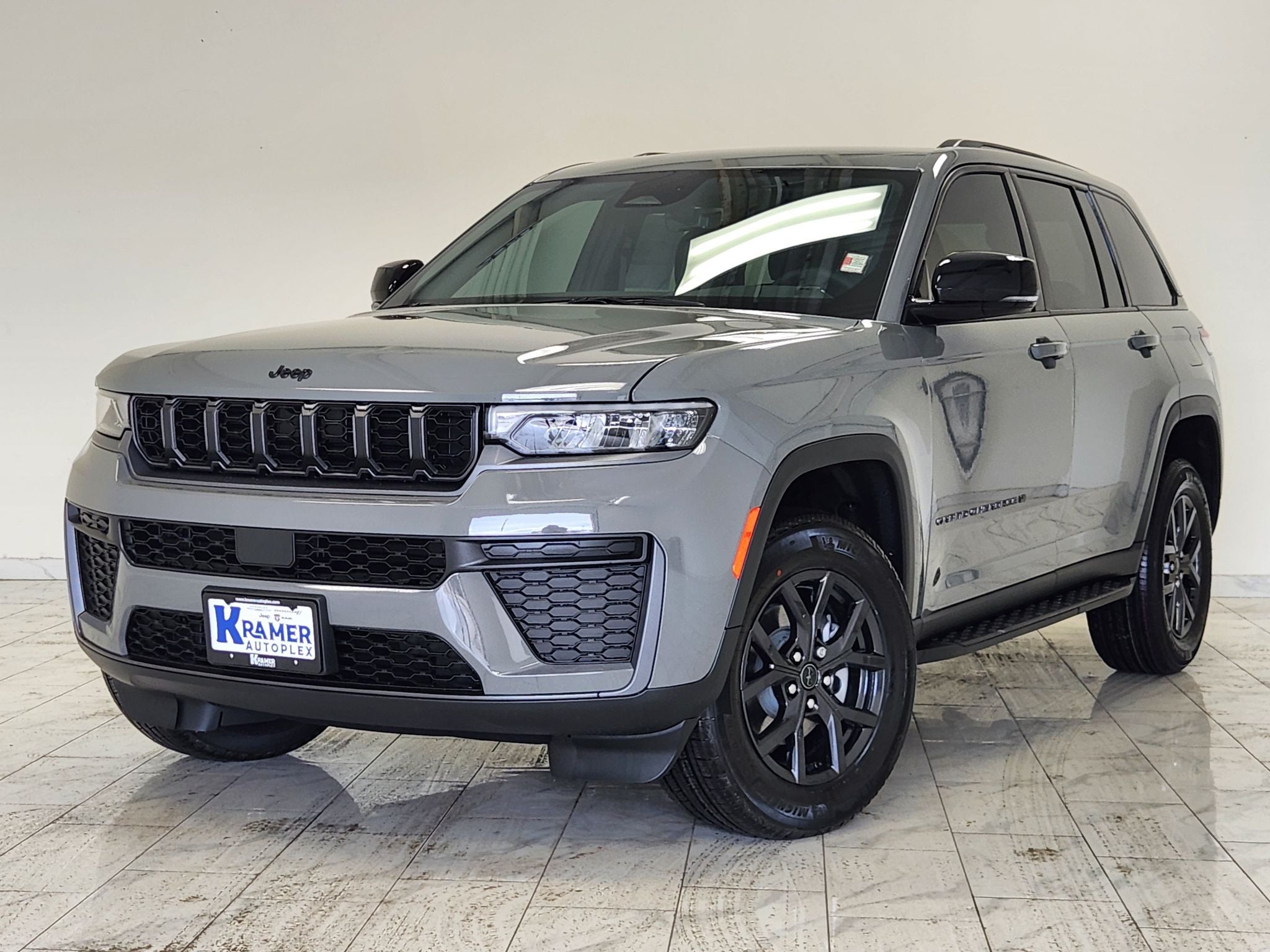 2027 Jeep Grand Cherokee Laredo Altitude