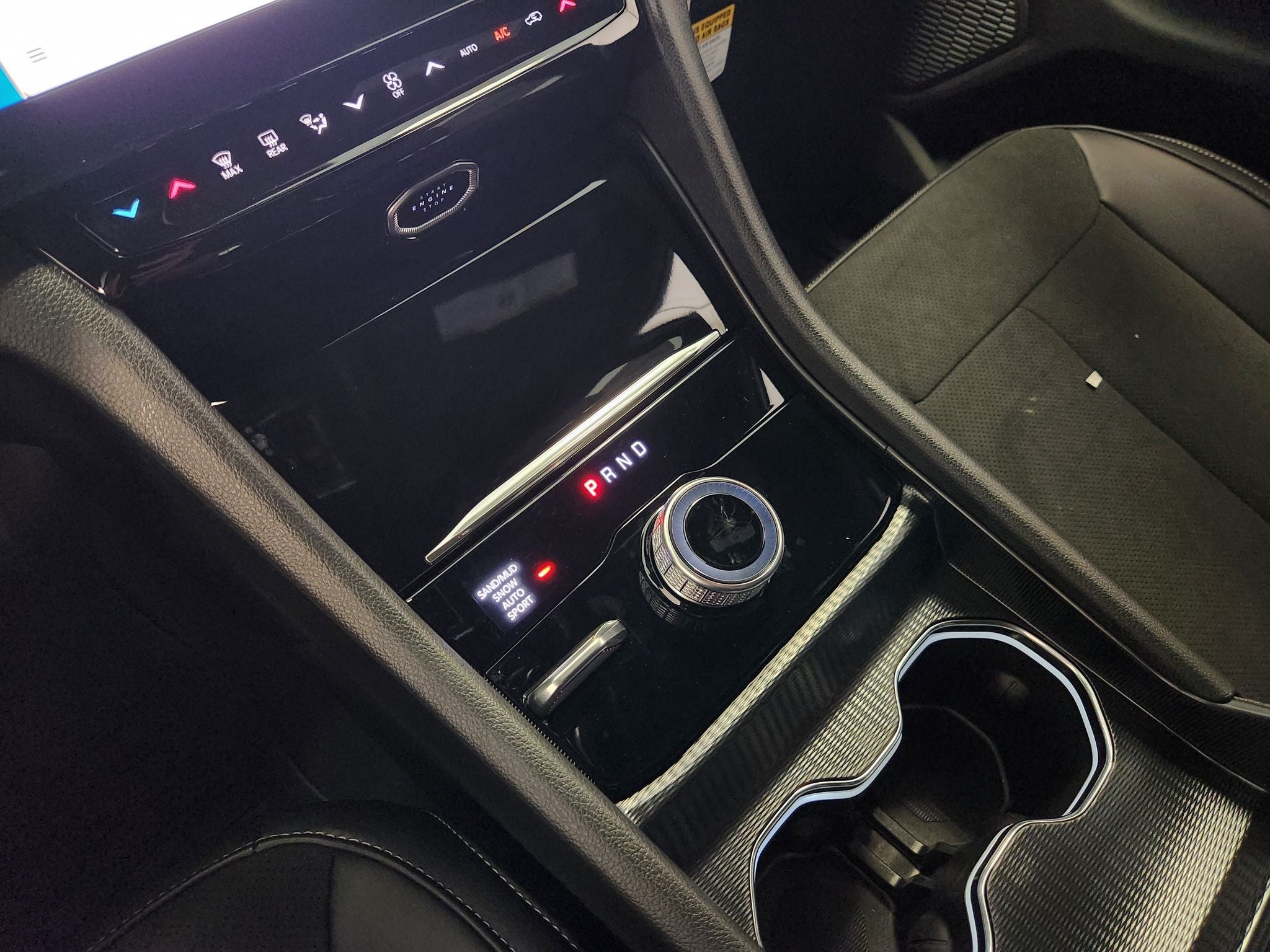 2027 Jeep Grand Cherokee Laredo Altitude