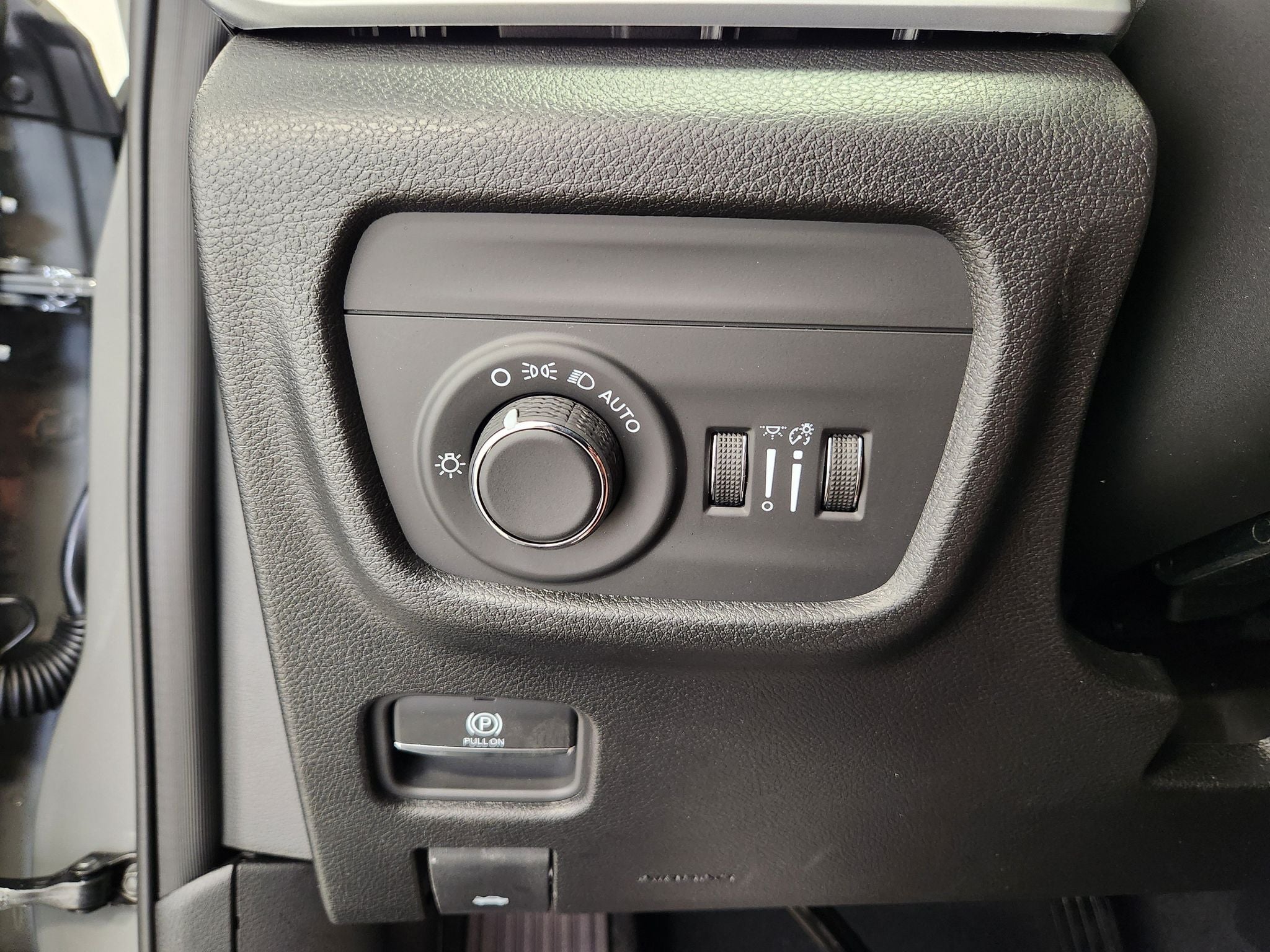 2027 Jeep Grand Cherokee Laredo Altitude