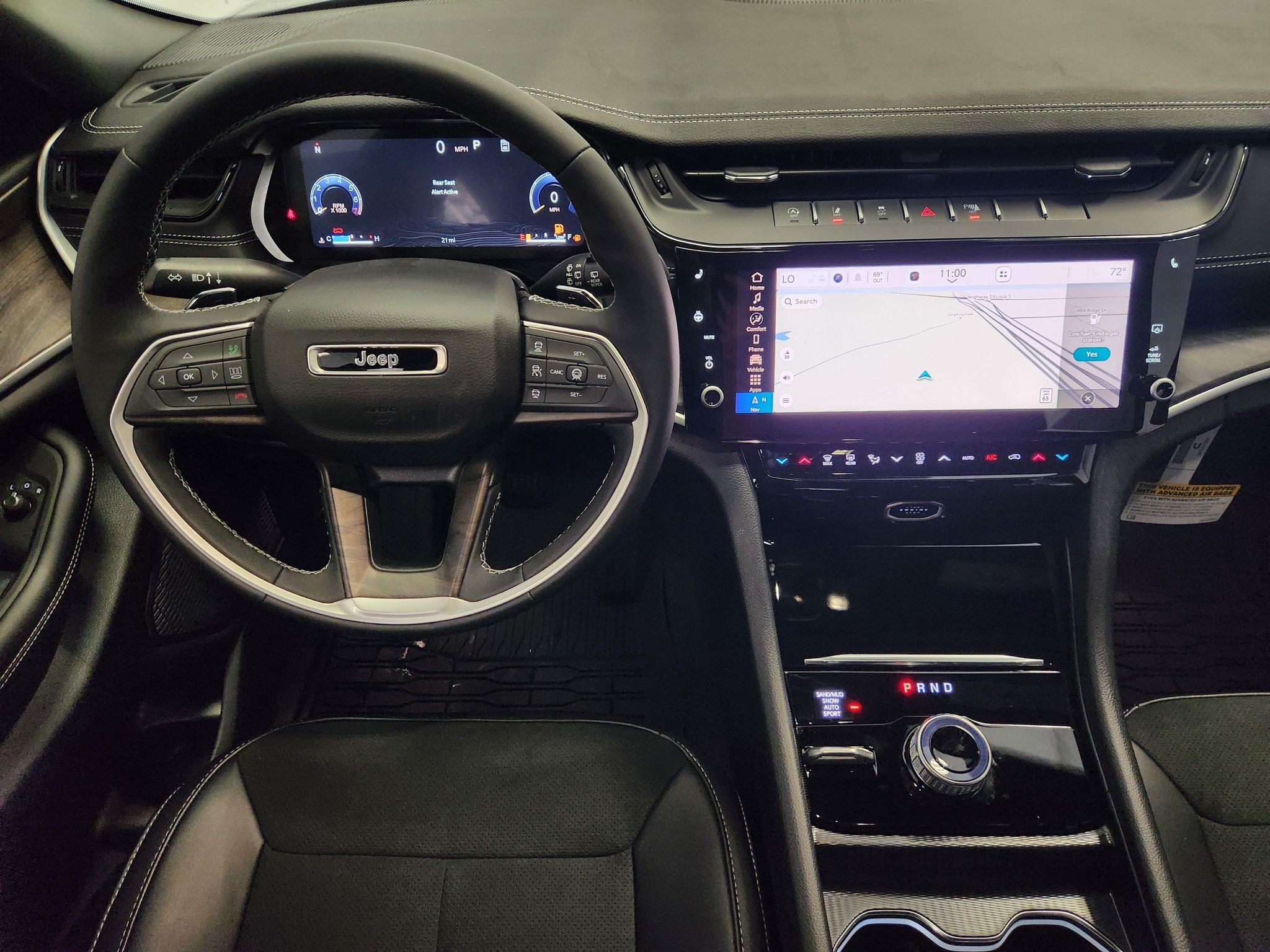 2027 Jeep Grand Cherokee Laredo Altitude