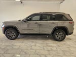 2027 Jeep Grand Cherokee Laredo Altitude