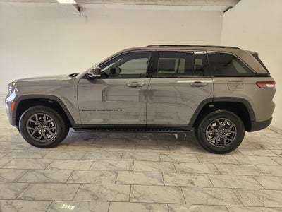 2027 Jeep Grand Cherokee Laredo Altitude