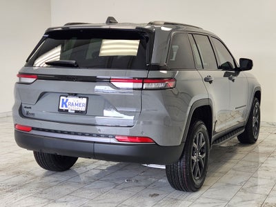 2027 Jeep Grand Cherokee Laredo Altitude