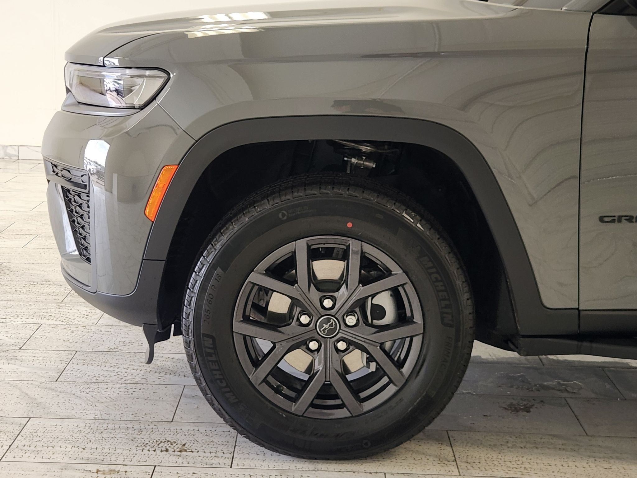 2027 Jeep Grand Cherokee Laredo Altitude