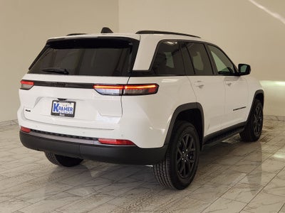 2027 Jeep Grand Cherokee Laredo Altitude