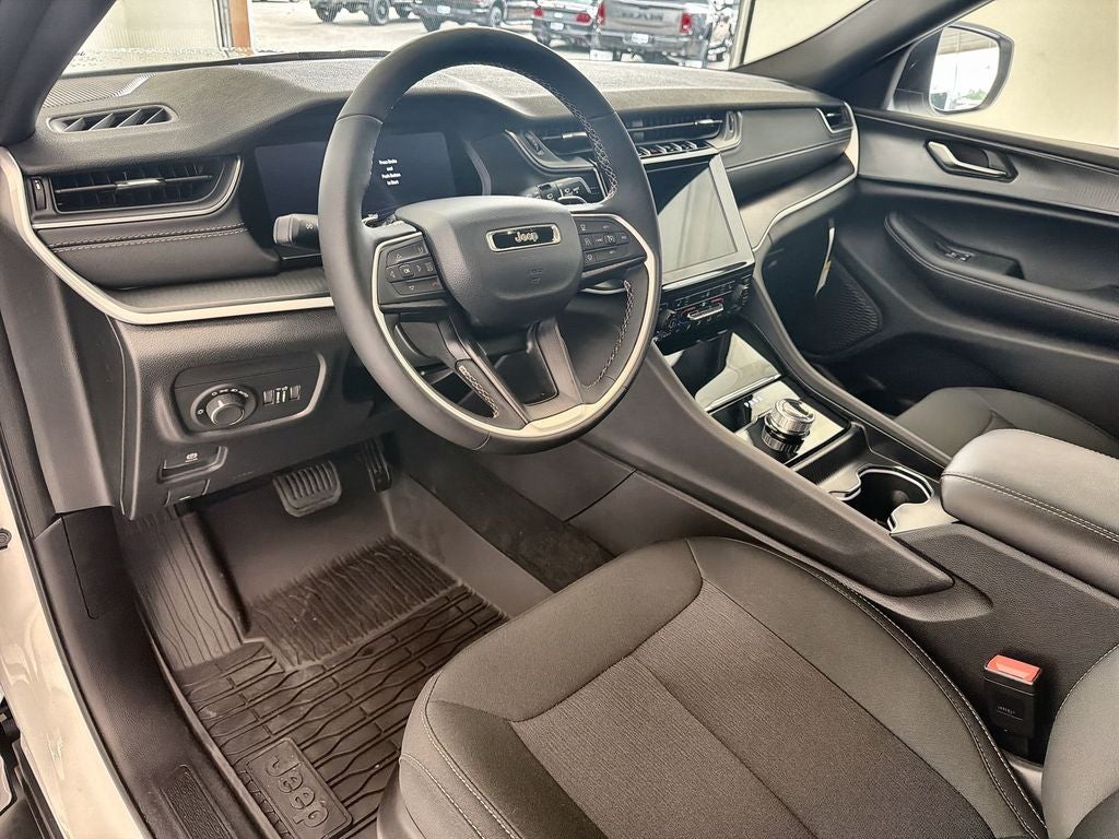 2026 Jeep Grand Cherokee Laredo X