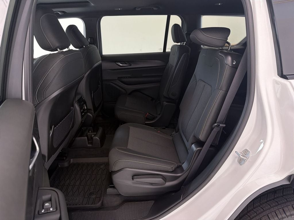2026 Jeep Grand Cherokee Laredo X
