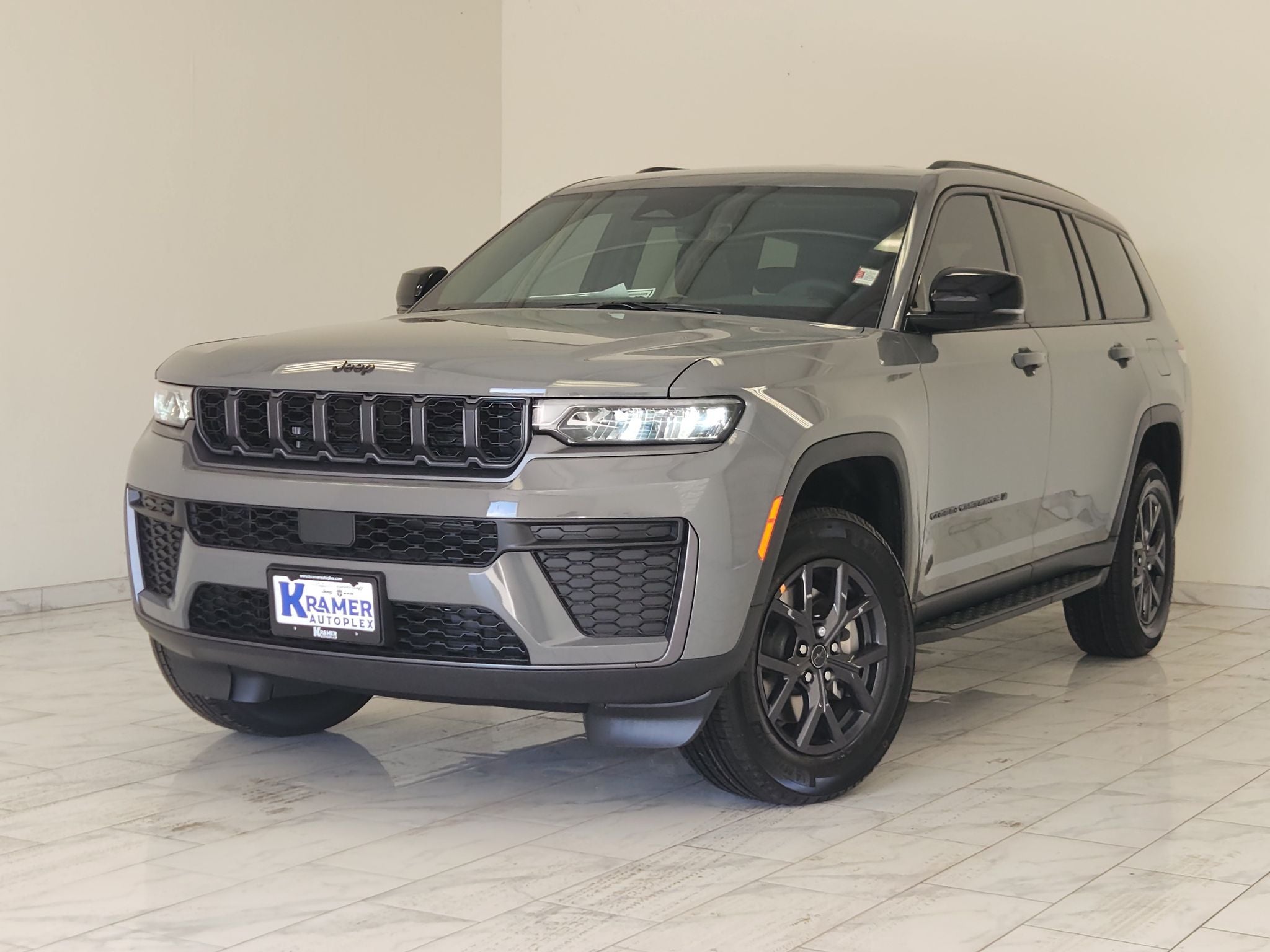 2027 Jeep Grand Cherokee Laredo Altitude