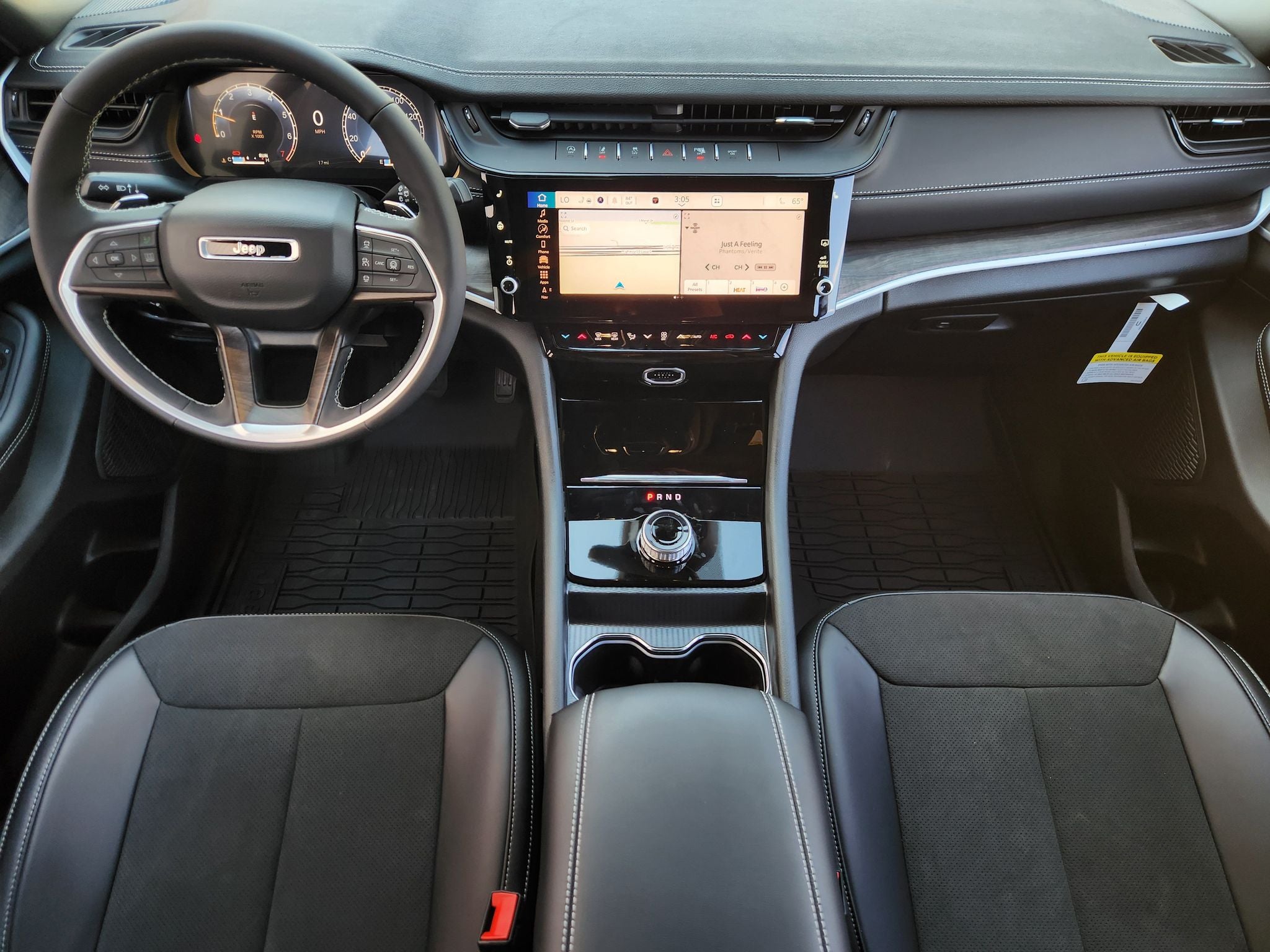 2027 Jeep Grand Cherokee Laredo Altitude