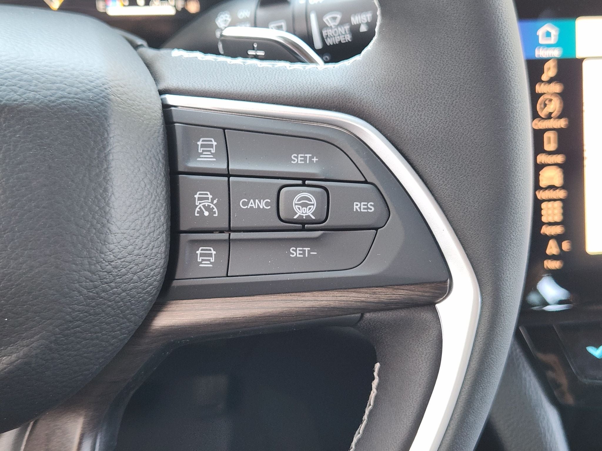 2027 Jeep Grand Cherokee Laredo Altitude