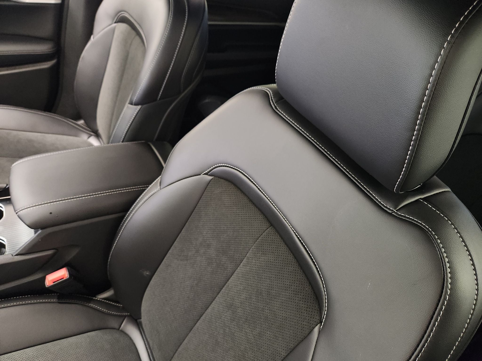 2027 Jeep Grand Cherokee L Laredo Altitude