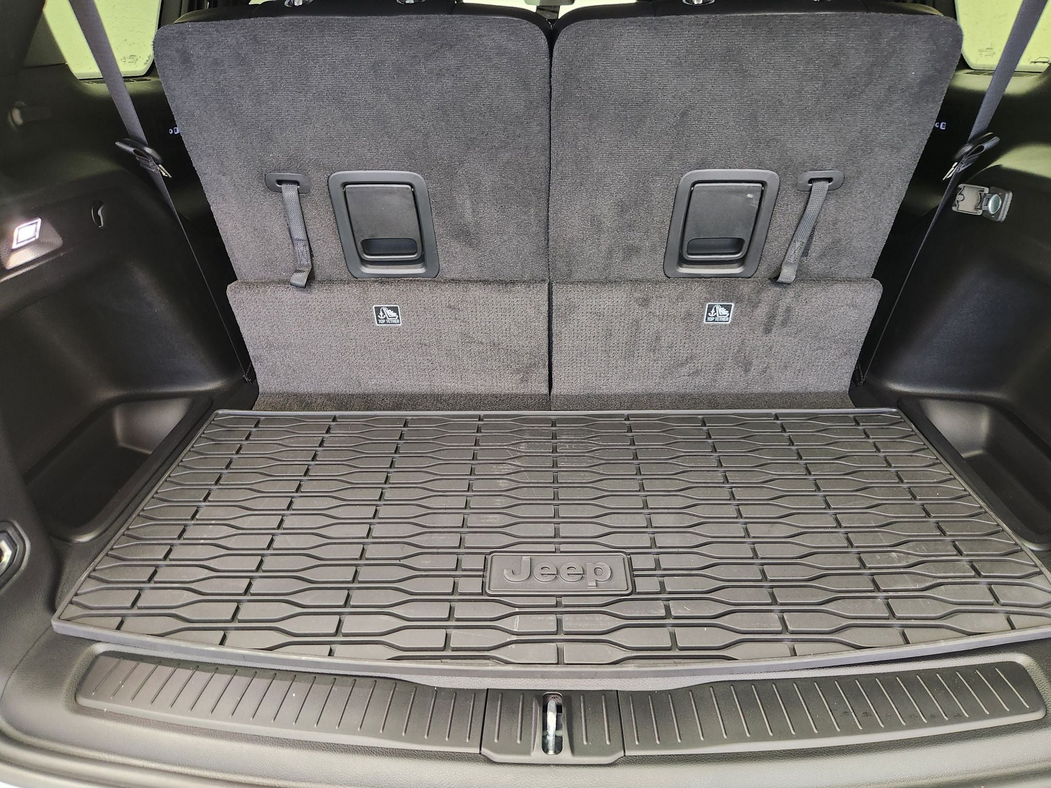 2027 Jeep Grand Cherokee L Laredo Altitude
