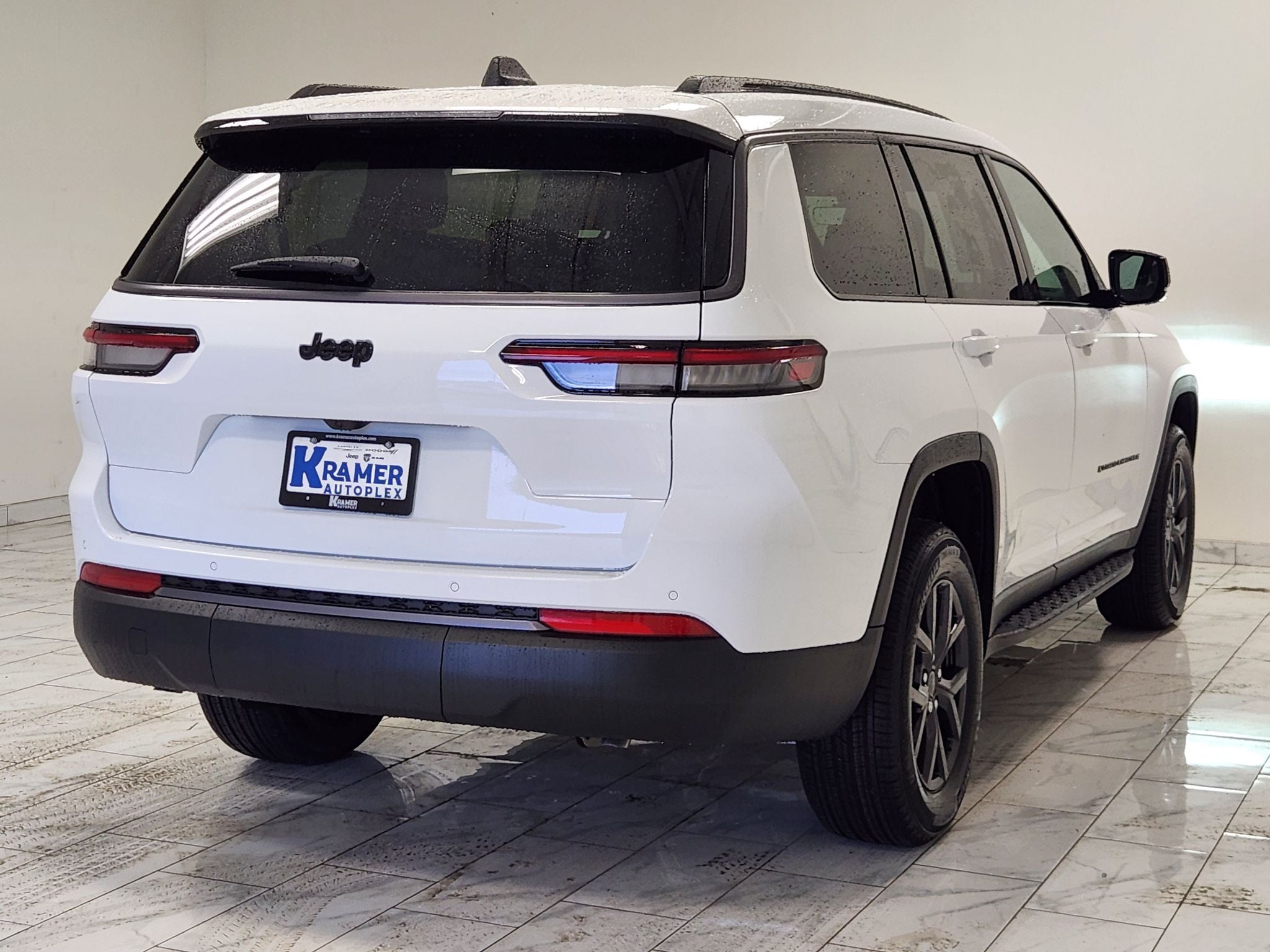 2027 Jeep Grand Cherokee L Laredo Altitude