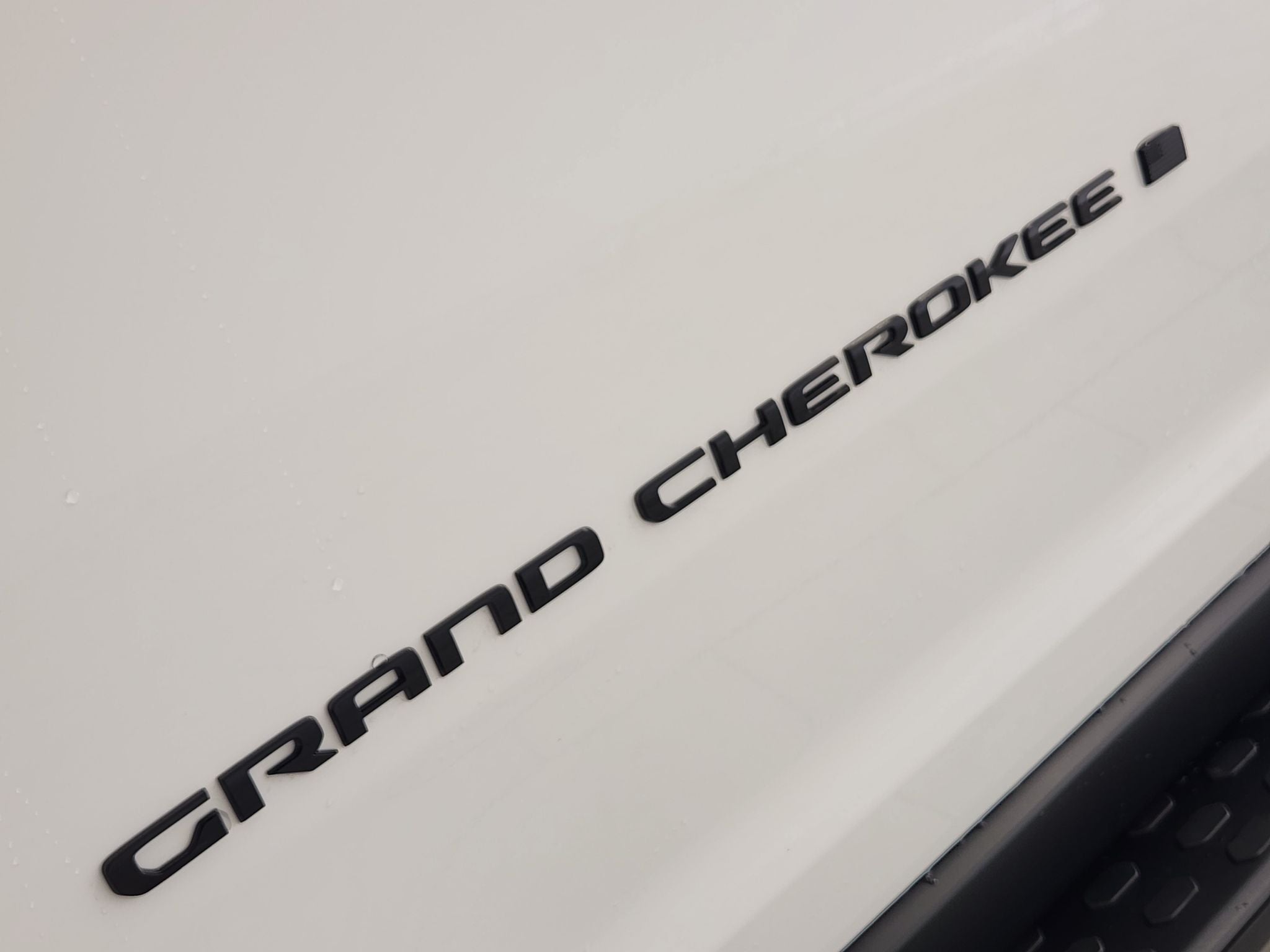2027 Jeep Grand Cherokee Laredo Altitude