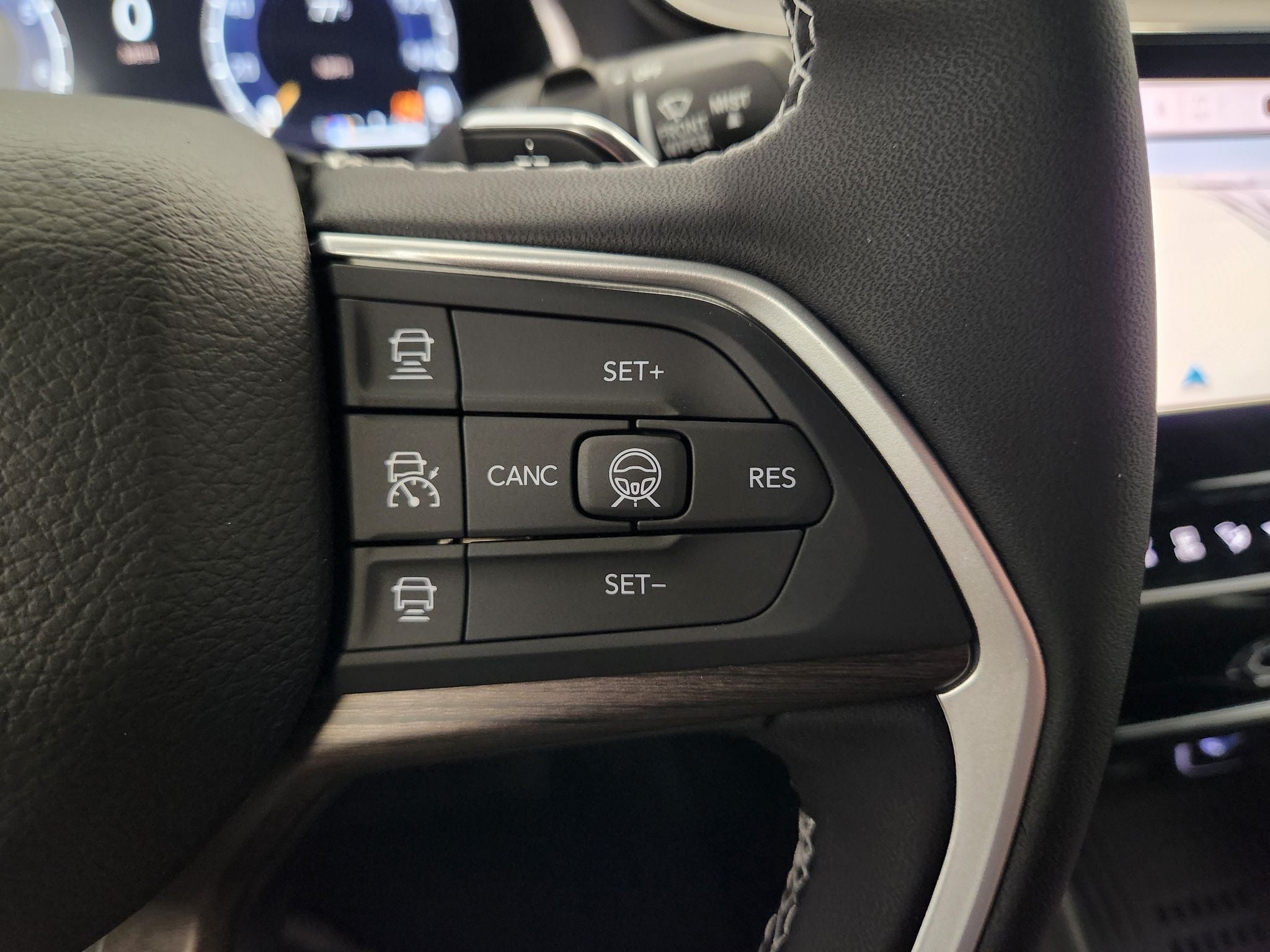 2027 Jeep Grand Cherokee Laredo Altitude