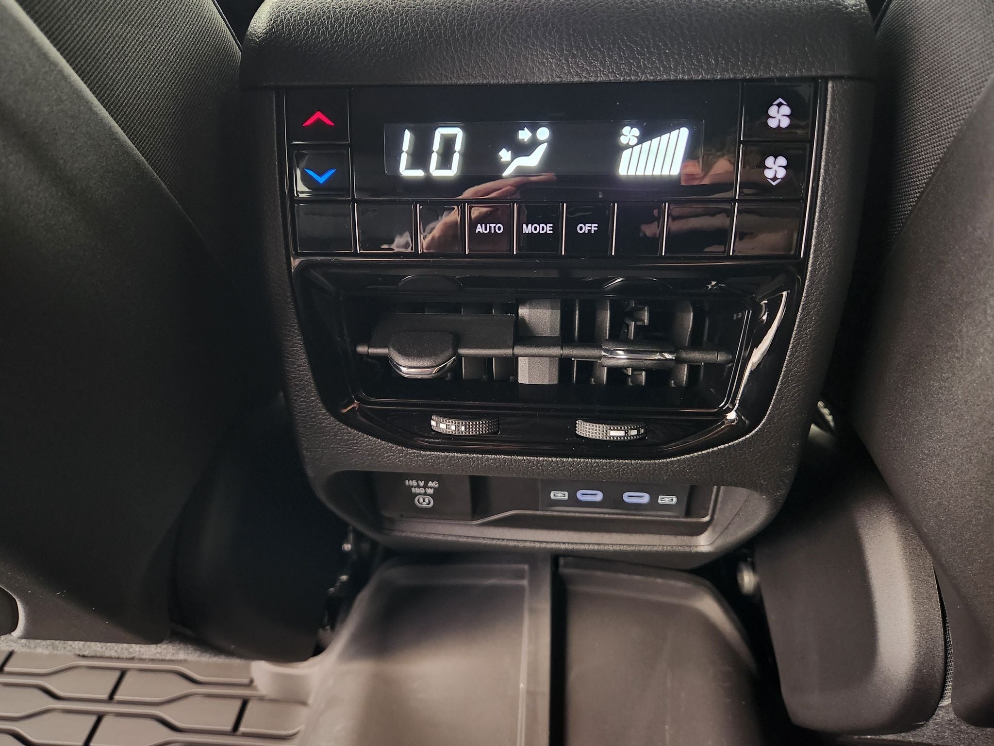2027 Jeep Grand Cherokee Laredo Altitude