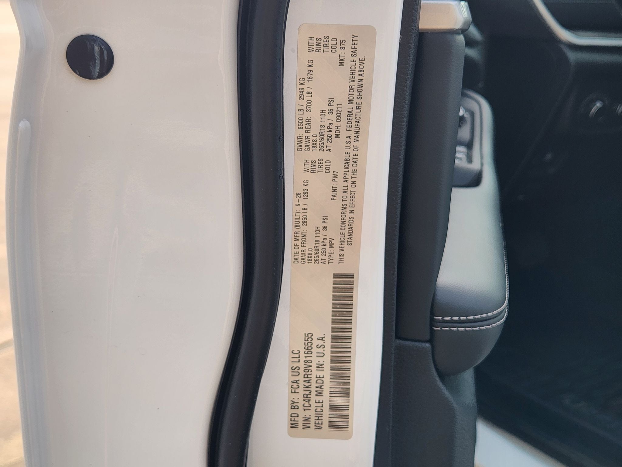 2027 Jeep Grand Cherokee Laredo Altitude