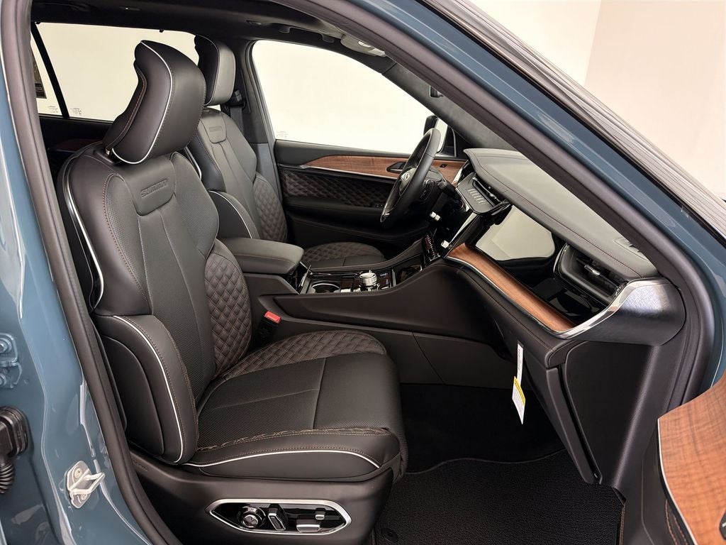 2026 Jeep Grand Cherokee Summit