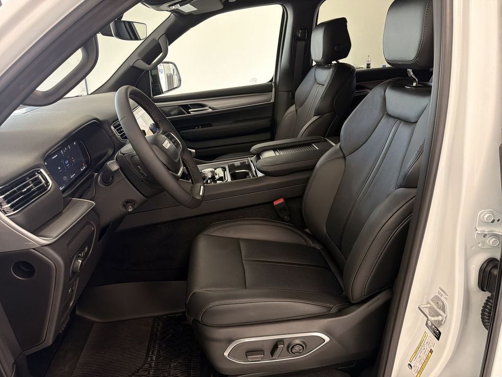 2026 Jeep Grand Wagoneer Base
