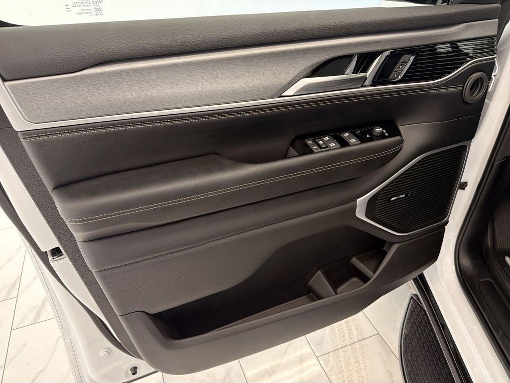 2026 Jeep Grand Wagoneer Base