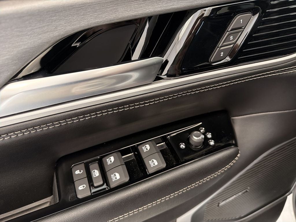 2026 Jeep Grand Wagoneer Base
