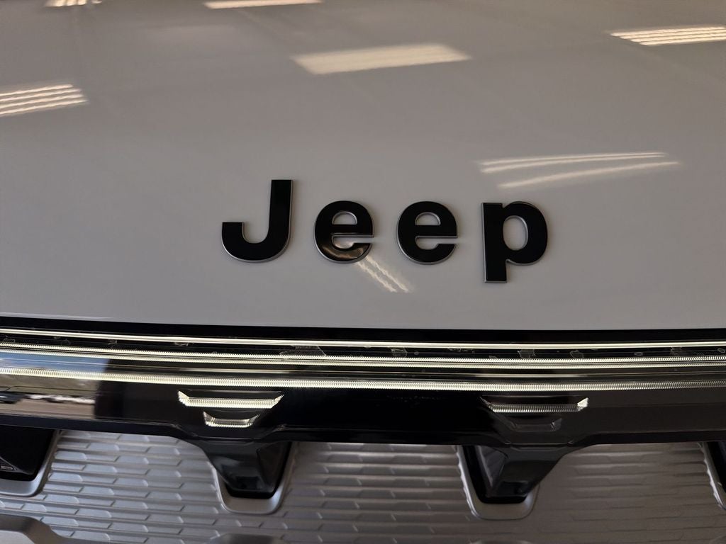 2026 Jeep Grand Wagoneer Base