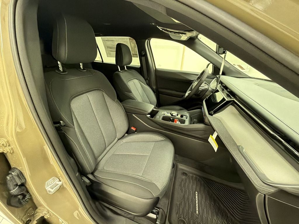 2026 Jeep Cherokee Laredo