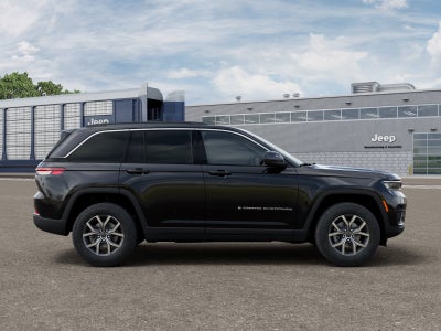2027 Jeep Grand Cherokee Laredo