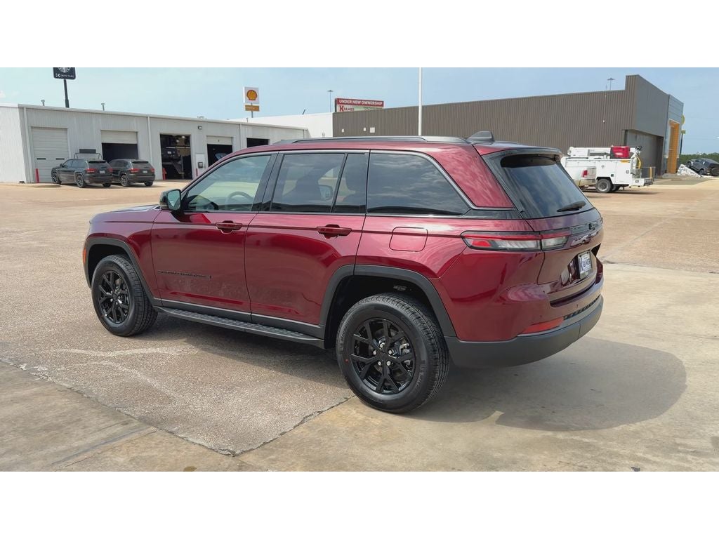 2026 Jeep Grand Cherokee GRAND CHEROKEE LAREDO ALTITUDE 4X2
