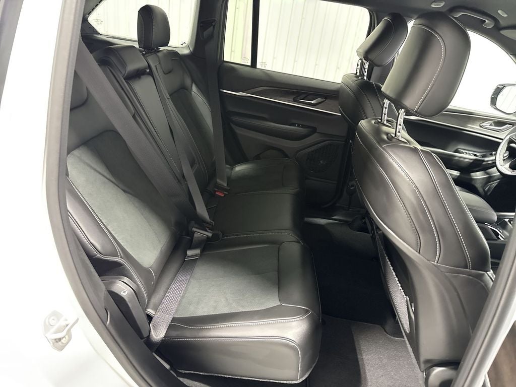 2026 Jeep Grand Cherokee GRAND CHEROKEE LAREDO ALTITUDE 4X2