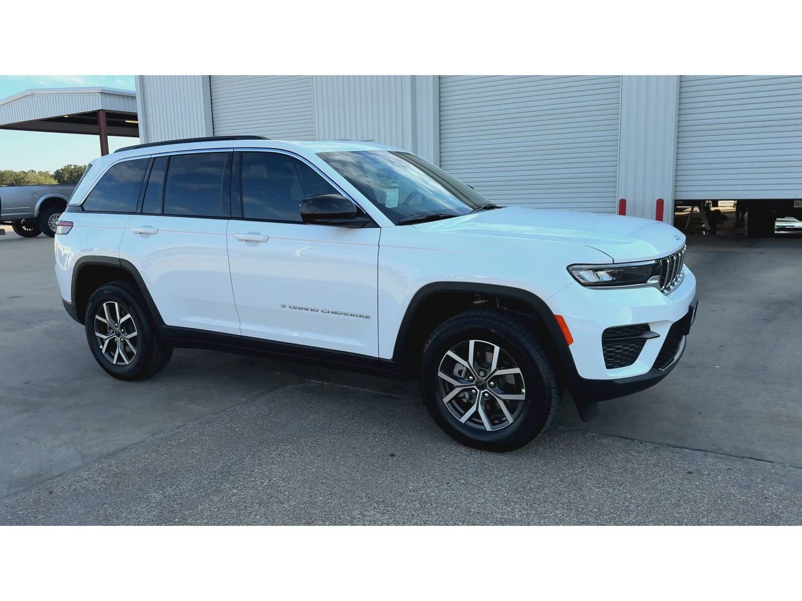 2027 Jeep Grand Cherokee Laredo X