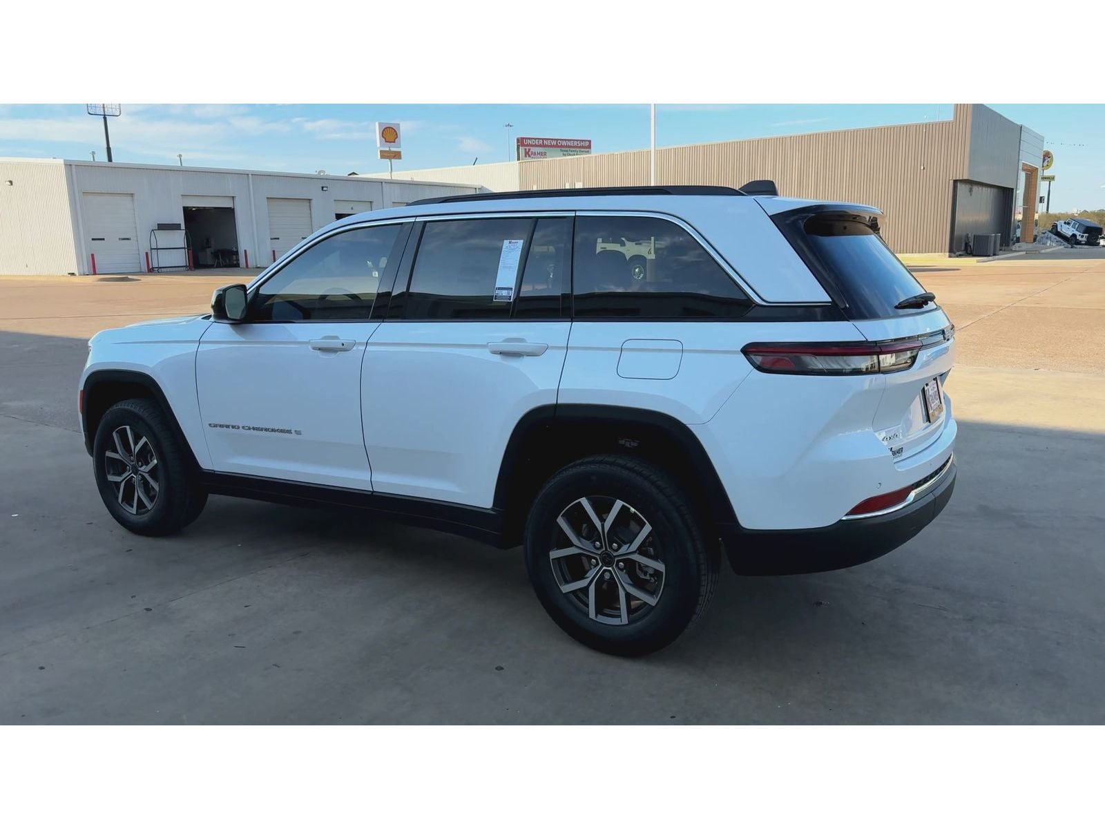 2027 Jeep Grand Cherokee Laredo X