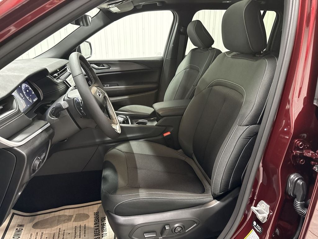 2026 Jeep Grand Cherokee GRAND CHEROKEE L LAREDO X 4X4