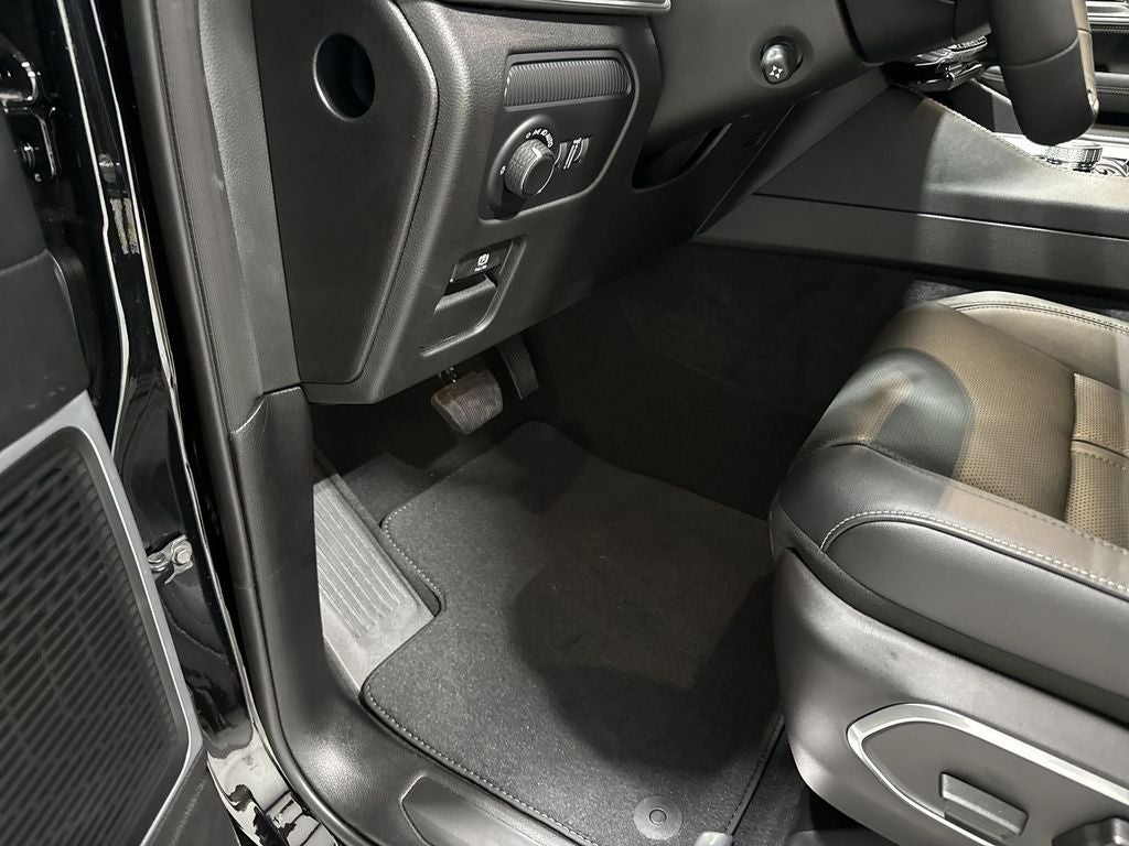 2026 Jeep Grand Wagoneer Base