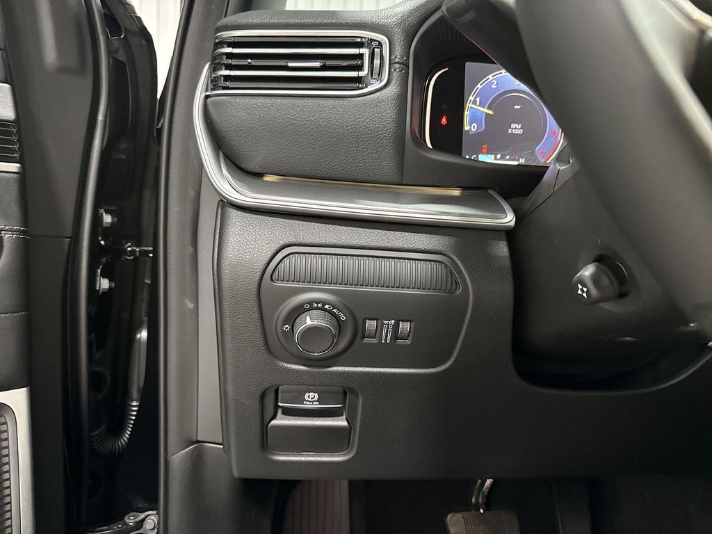 2026 Jeep Grand Wagoneer Base