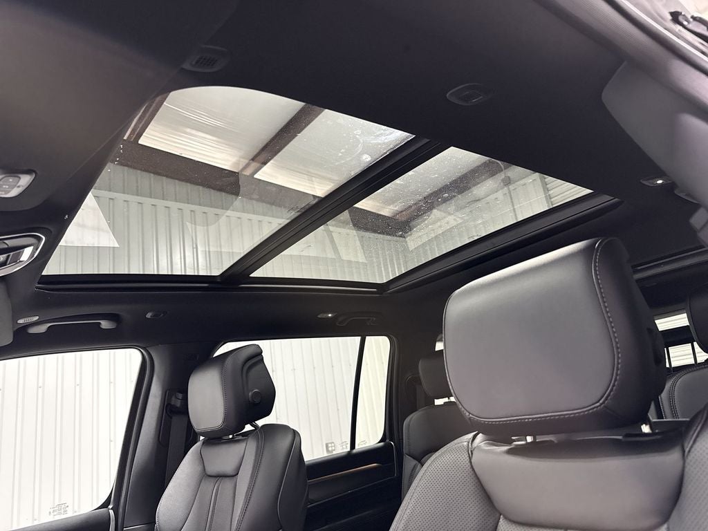 2026 Jeep Grand Wagoneer Base