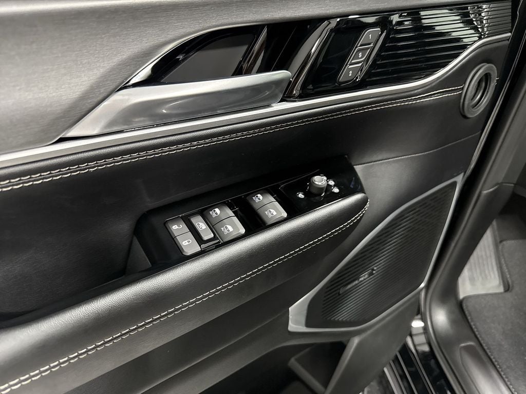 2026 Jeep Grand Wagoneer Base