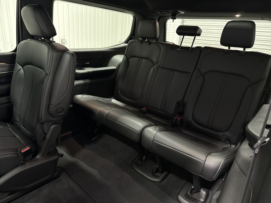 2026 Jeep Grand Wagoneer Base