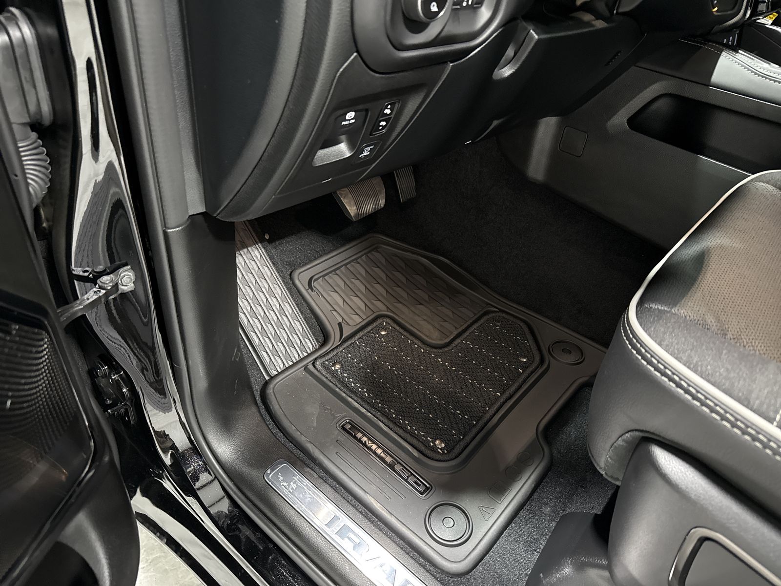 2027 RAM Ram 1500 Limited