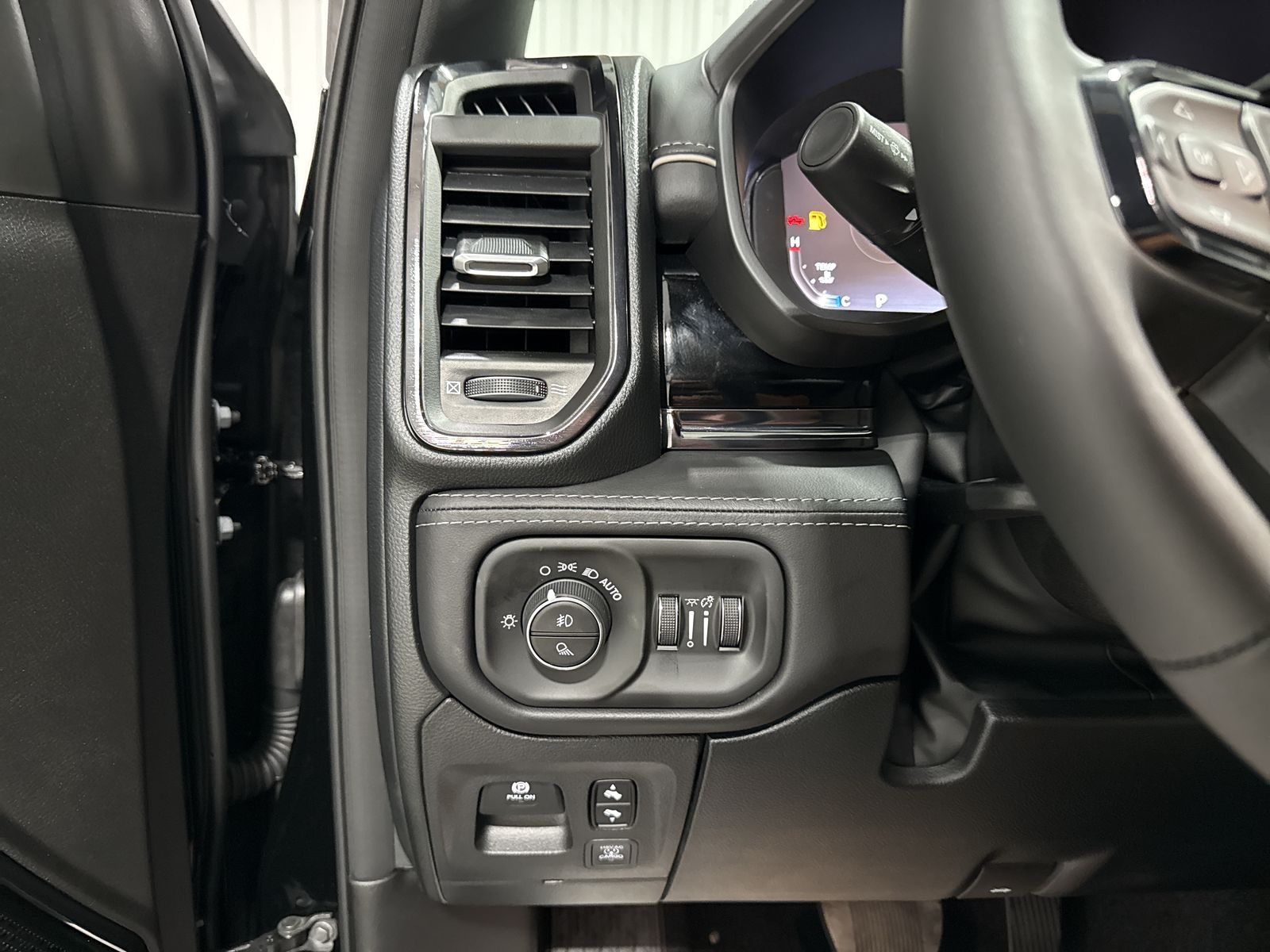 2027 RAM Ram 1500 Limited