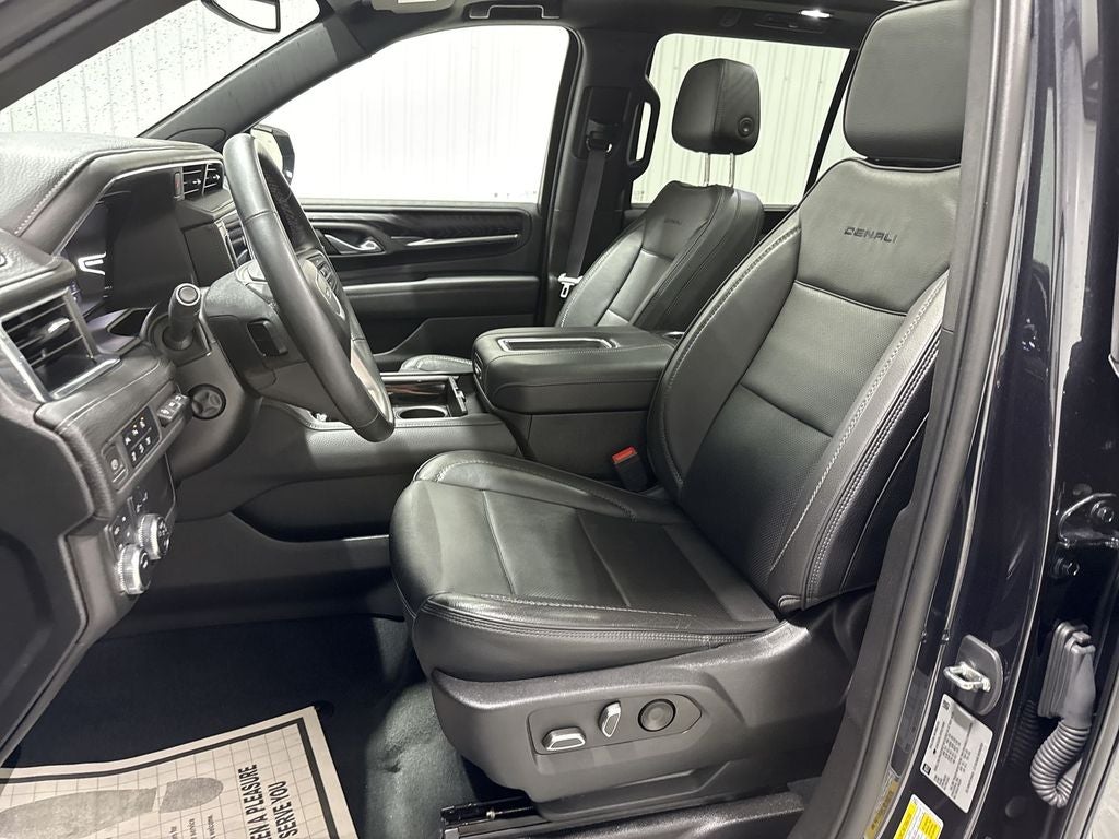 2023 GMC Yukon 4WD Denali