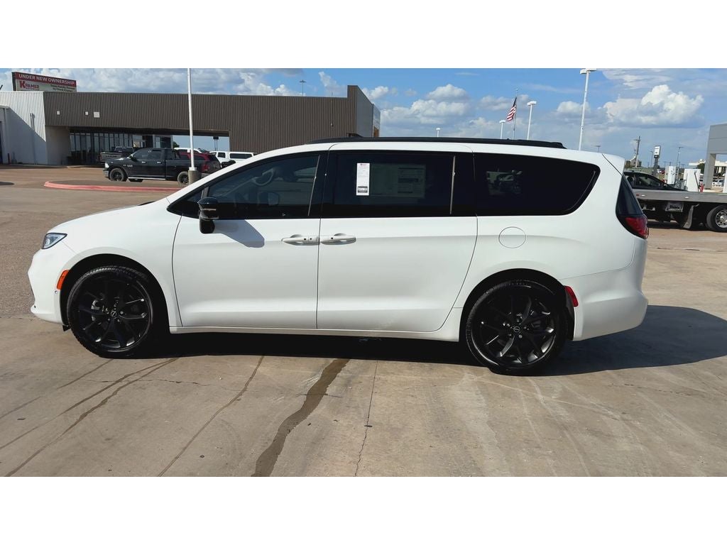 2026 Chrysler Pacifica Limited