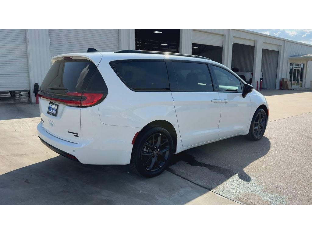 2026 Chrysler Pacifica Limited