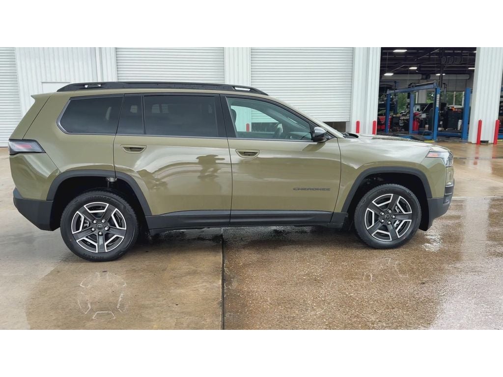 2026 Jeep Cherokee CHEROKEE LAREDO 4X4