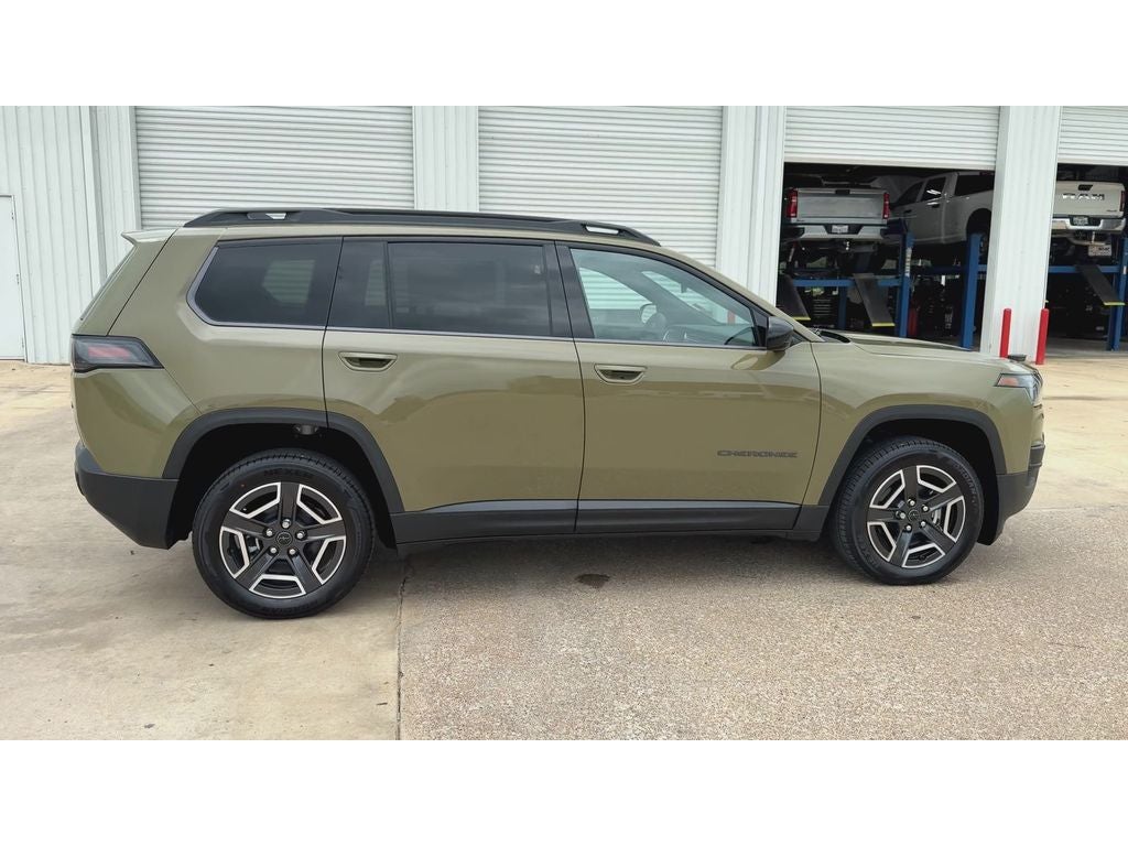 2026 Jeep Cherokee CHEROKEE LAREDO 4X4